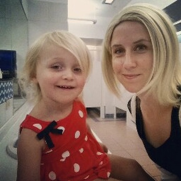 Meet your Posher, Alexis - Picture 1 of 1